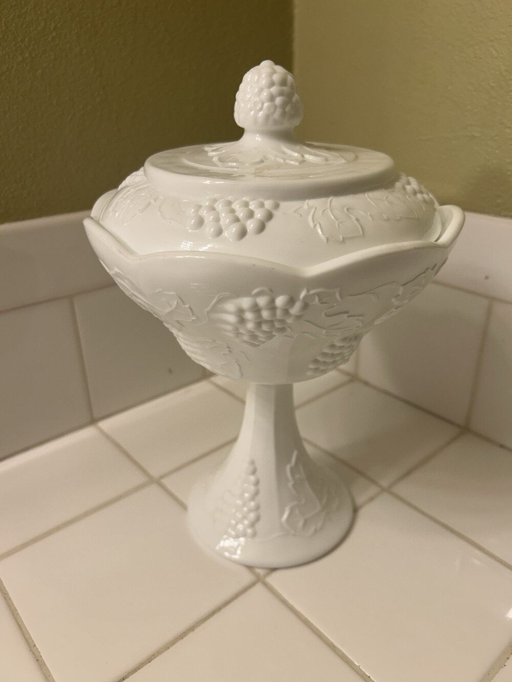 Vintage Indiana Colony Harvest White Milk Glass Compote Pedestal Grapes With Lid
